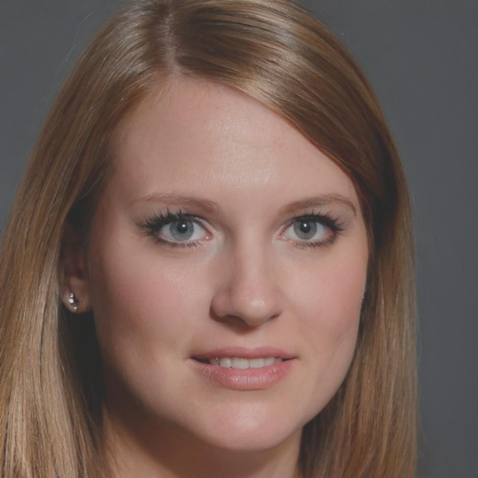Portrait de Sophie Martineau, experte en analyse de marché