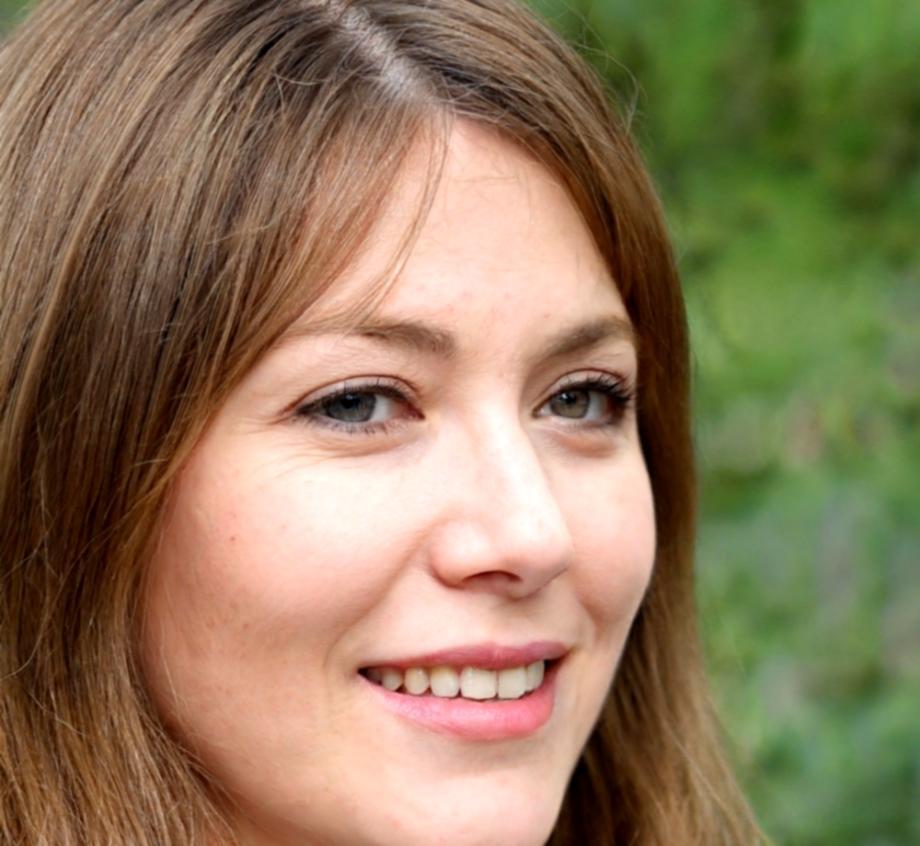Portrait de Marie-Claude Dubois, experte en planification financière
